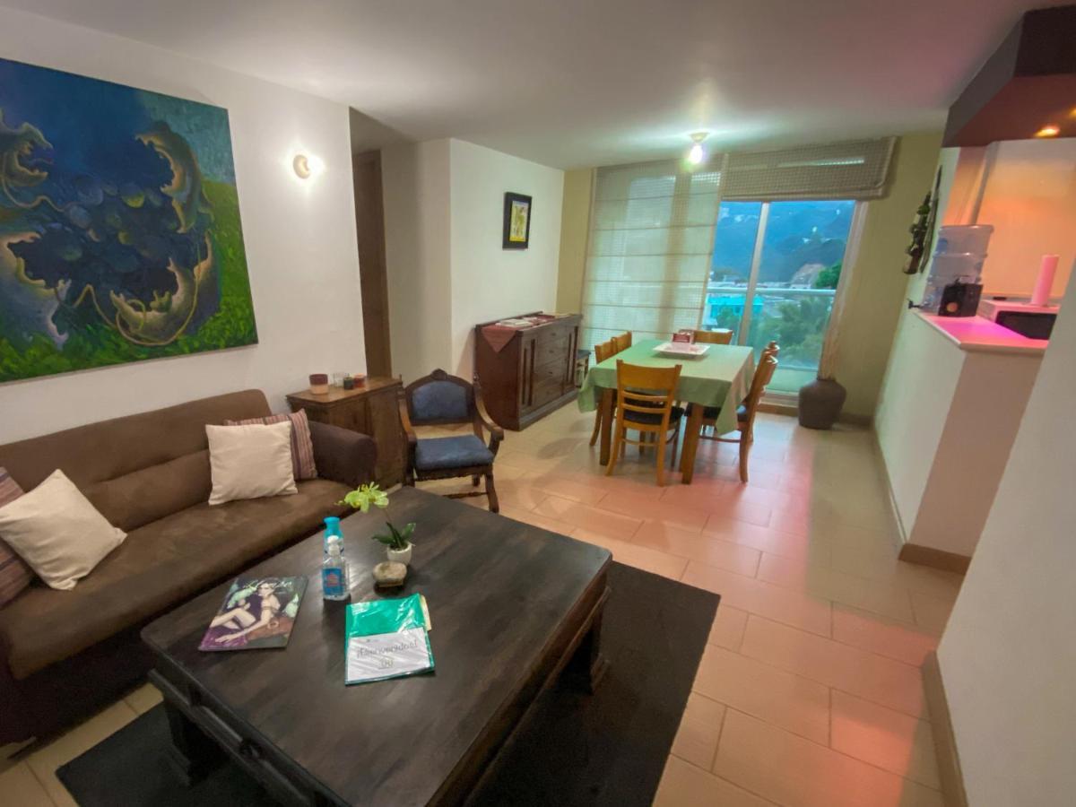 2 Rooms, 1 King Size Bed, 64" Smart Hdtv Guatemala City Luaran gambar